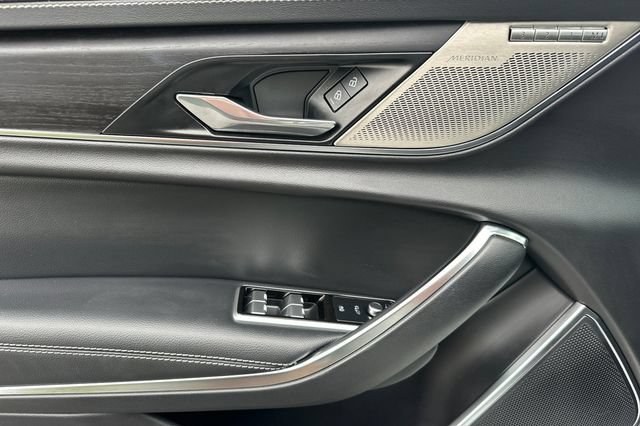 Certified 2024 Jaguar XF R-Dynamic SE AWD/4WD image 10