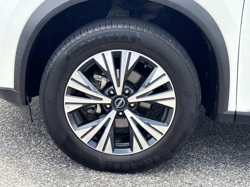 Certified 2023 Nissan Rogue SV AWD/4WD image 11