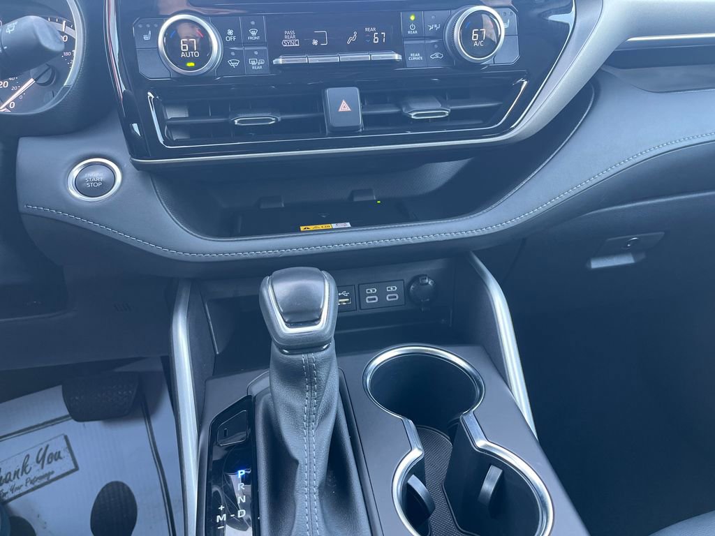 Certified 2024 Toyota Highlander XLE image 21