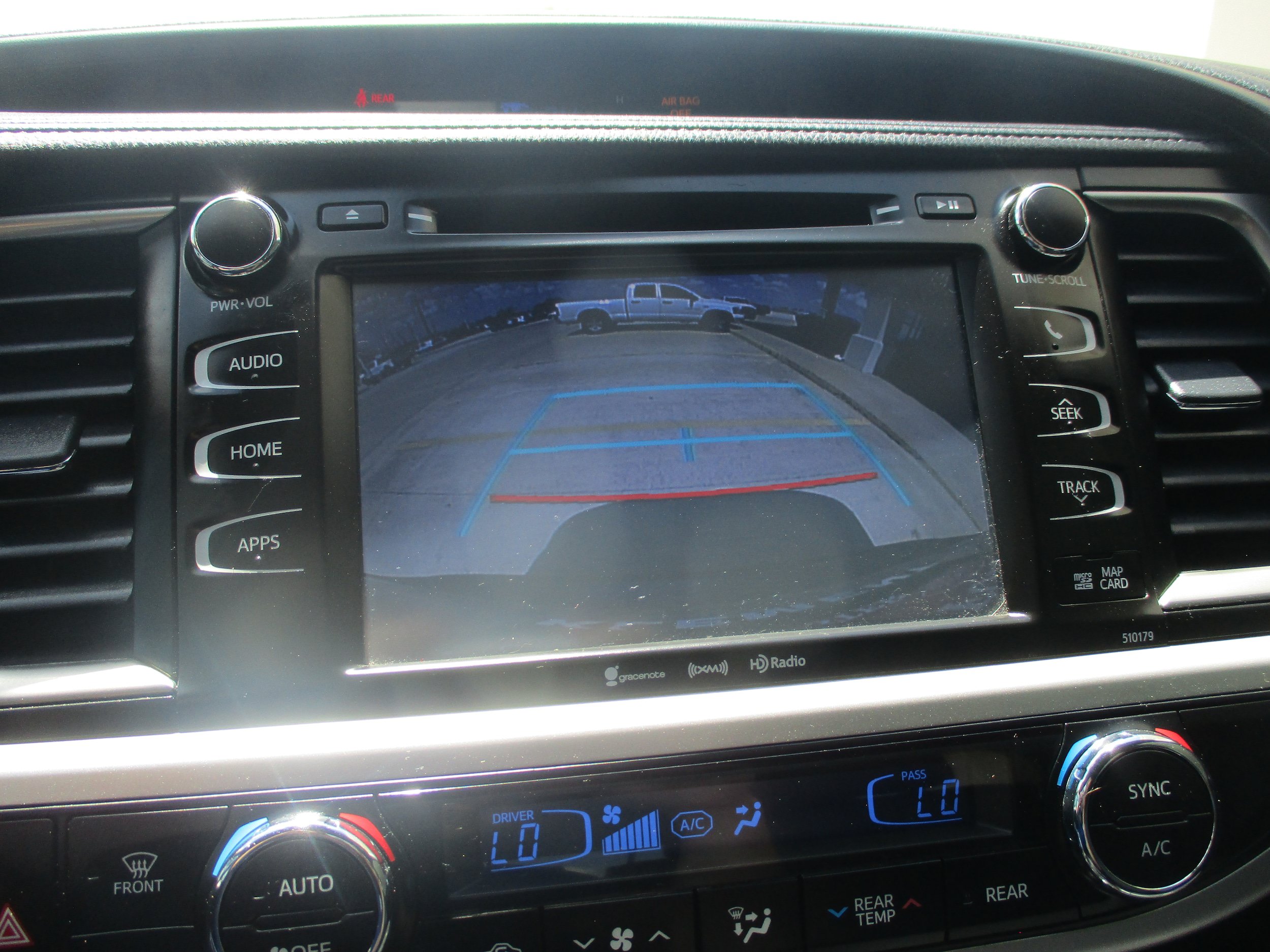 Used 2017 Toyota Highlander SE w/ Carpet Mat Package AWD/4WD image 17