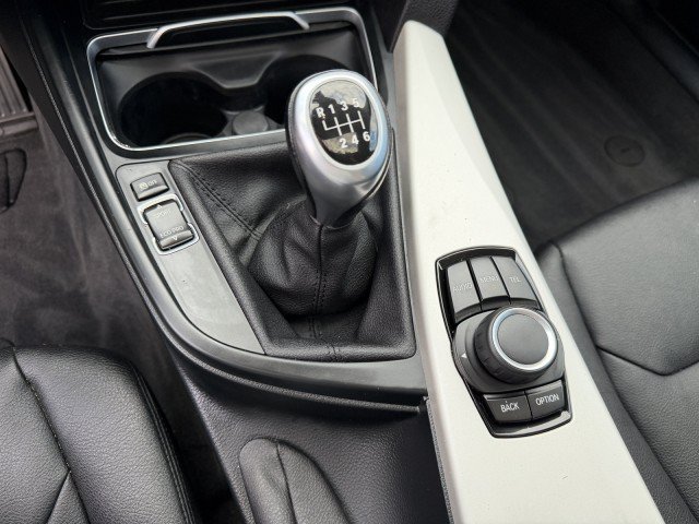 Used 2016 BMW 320i Sedan RWD image 22