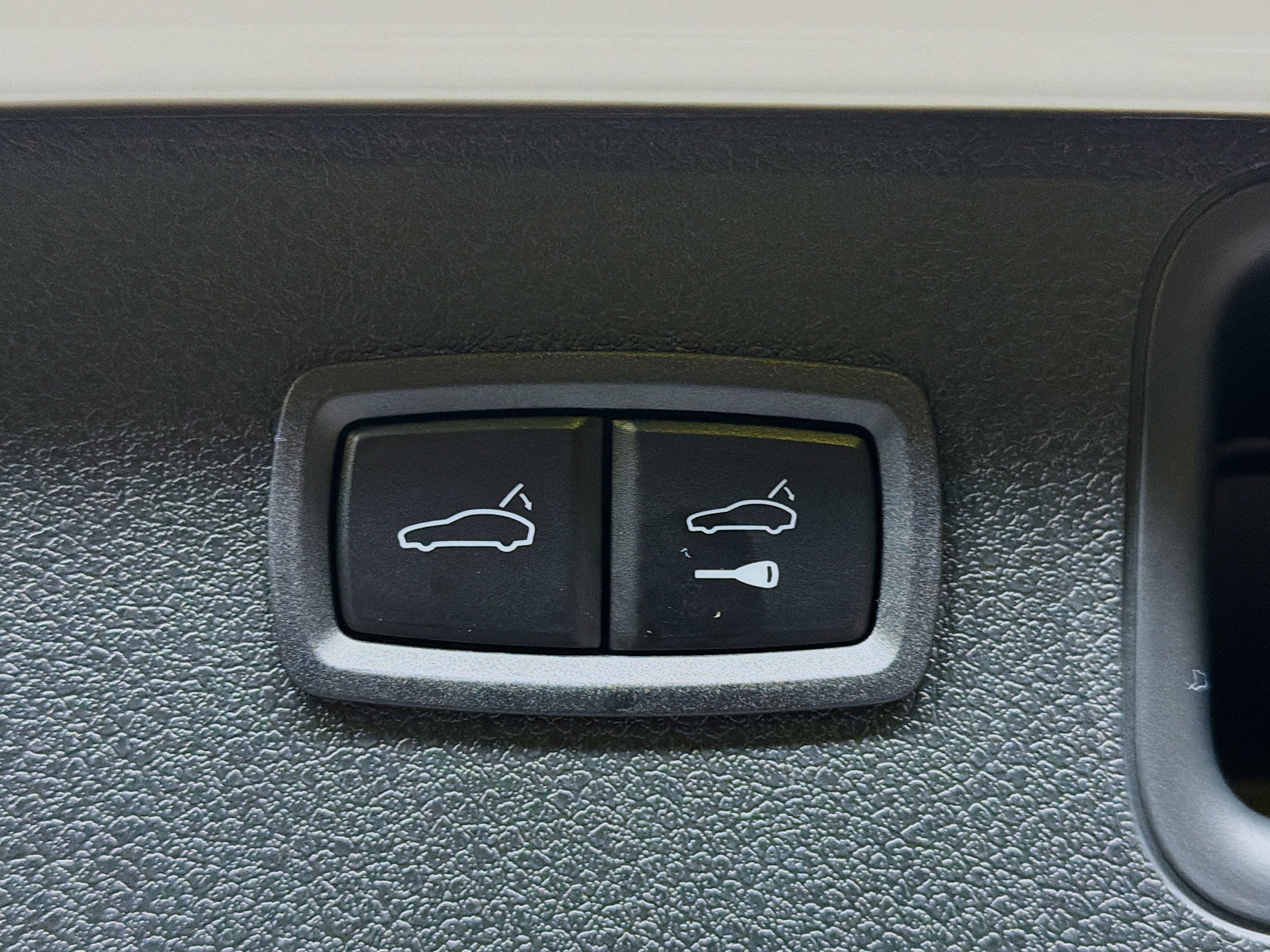 Used 2025 Porsche Macan image 14