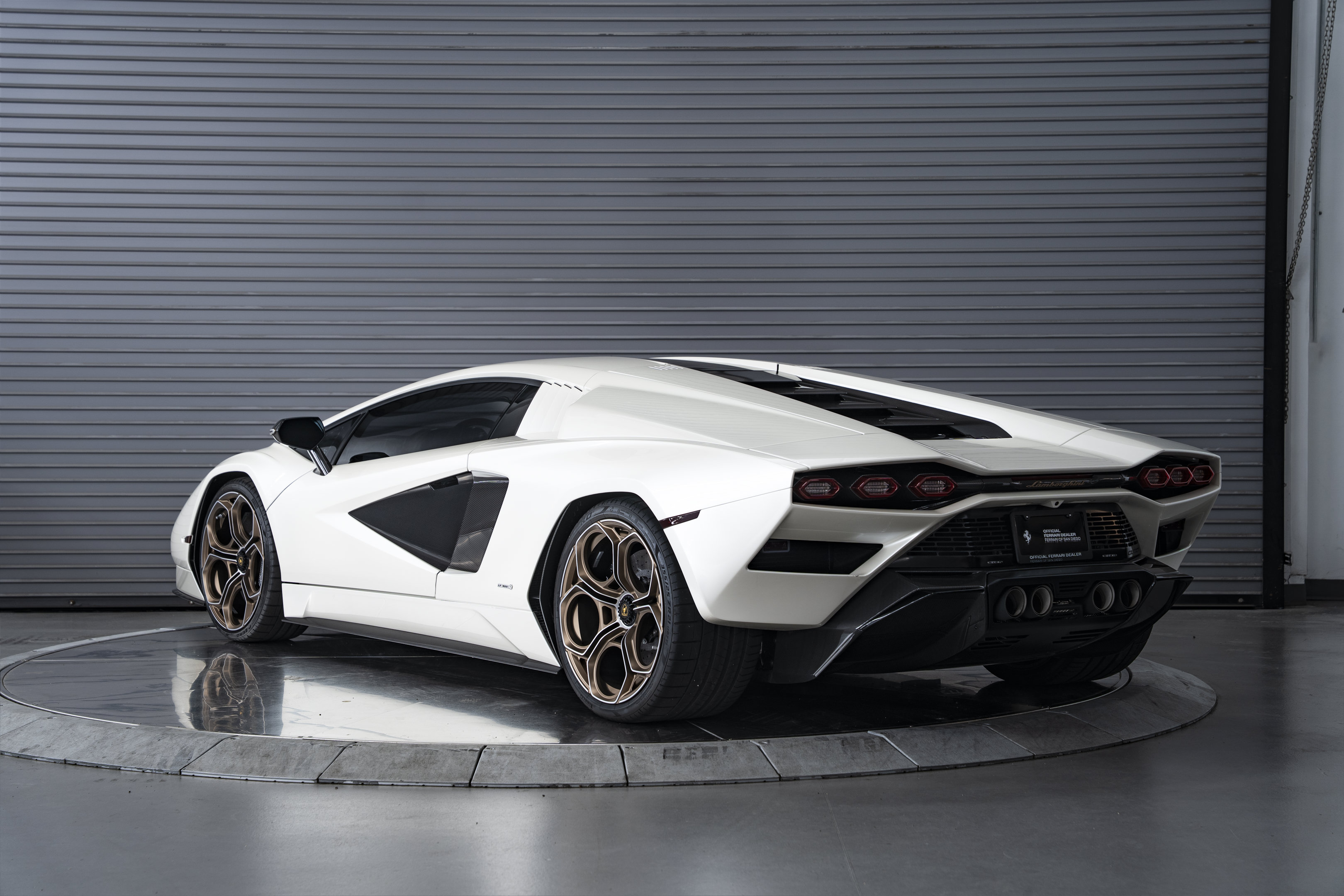 Used 2022 Lamborghini Aventador Countach AWD/4WD image 3