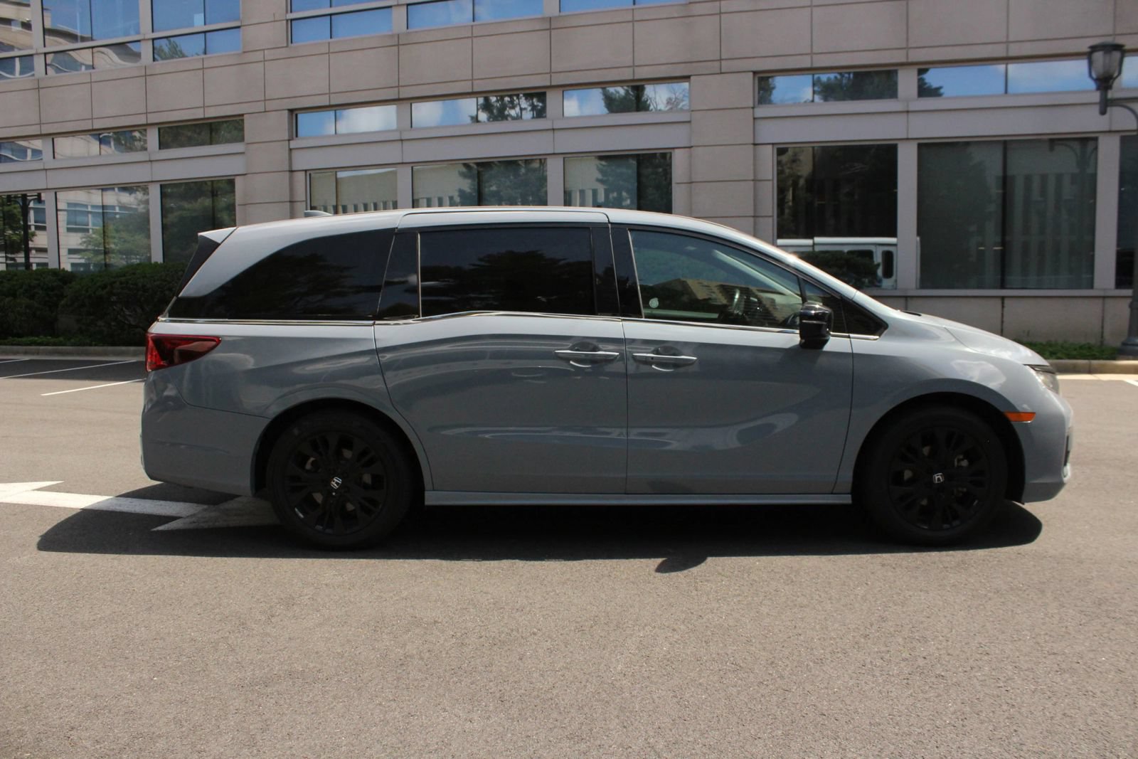 Used 2025 Honda Odyssey Sport-L image 6