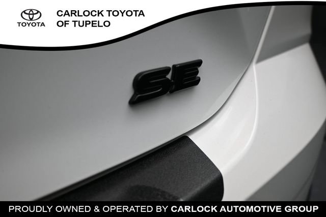 New 2026 Toyota Camry Hybrid FWD image 12