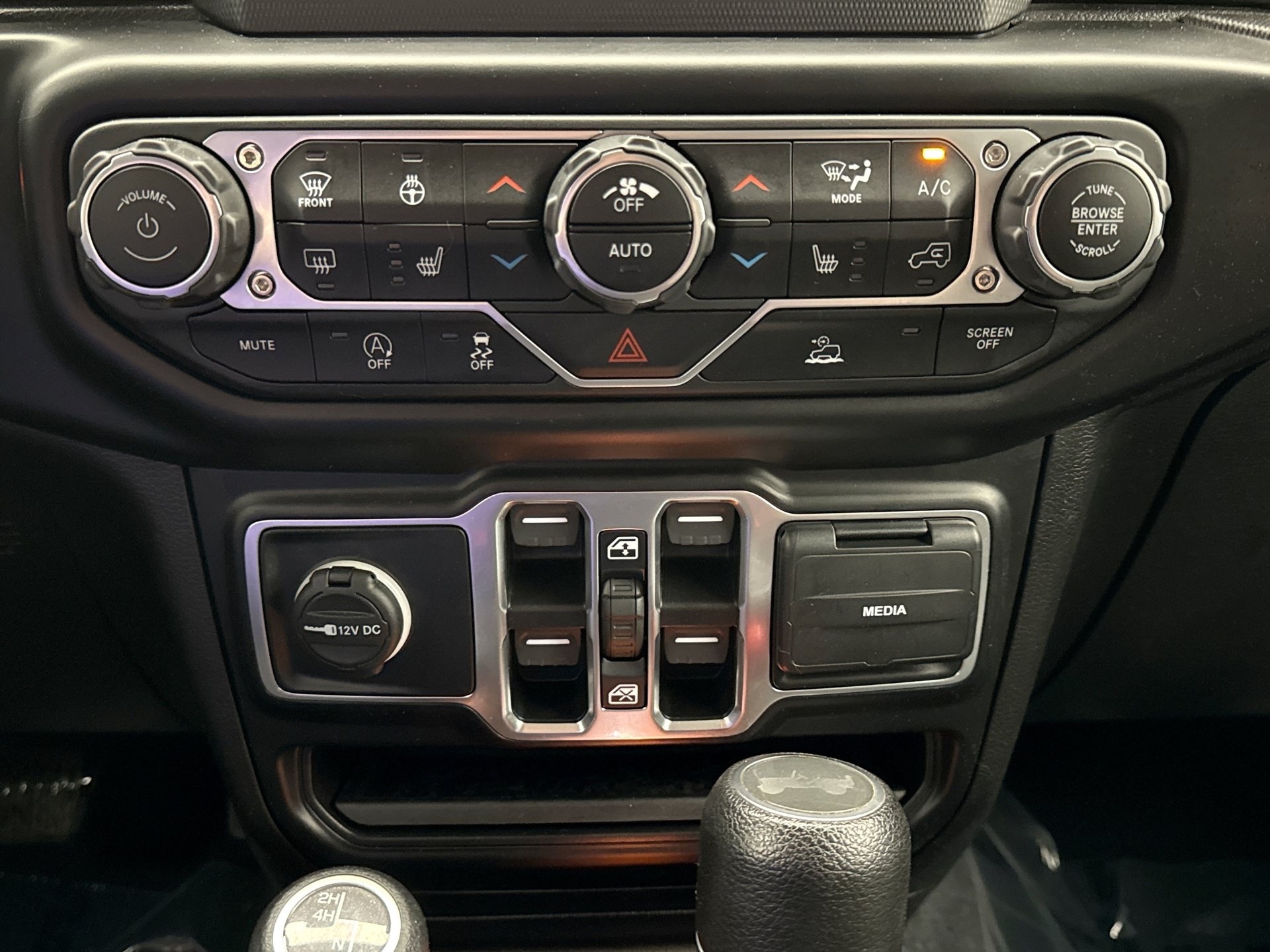 Used 2022 Jeep Wrangler Unlimited Sport AWD/4WD image 15