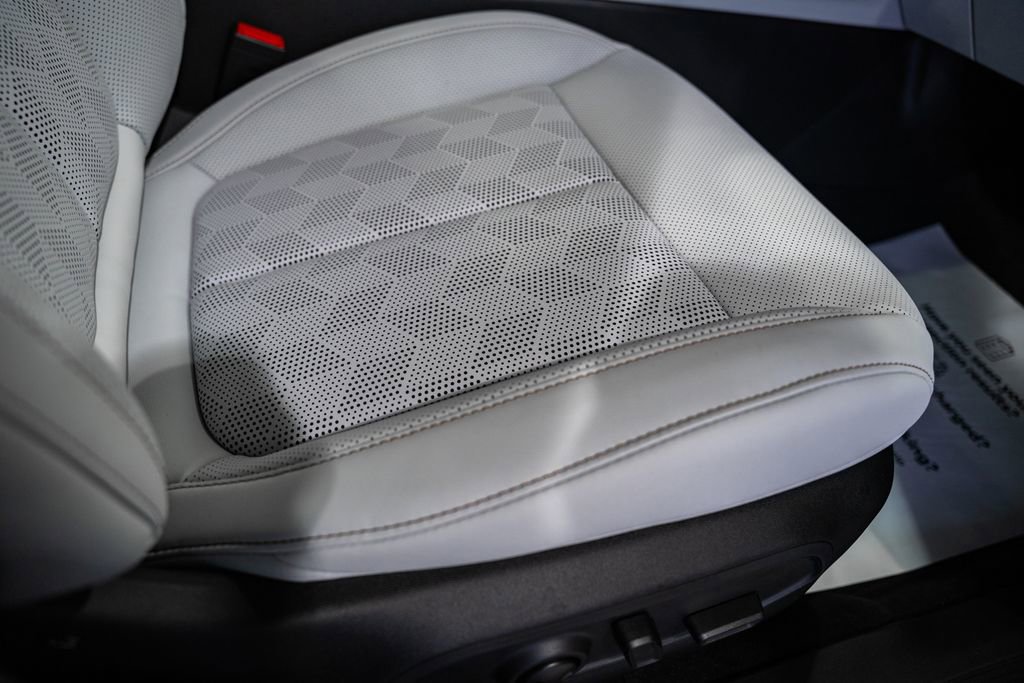 New 2026 Jeep Cherokee Overland w/ Advanced Pro Tech Group image 37