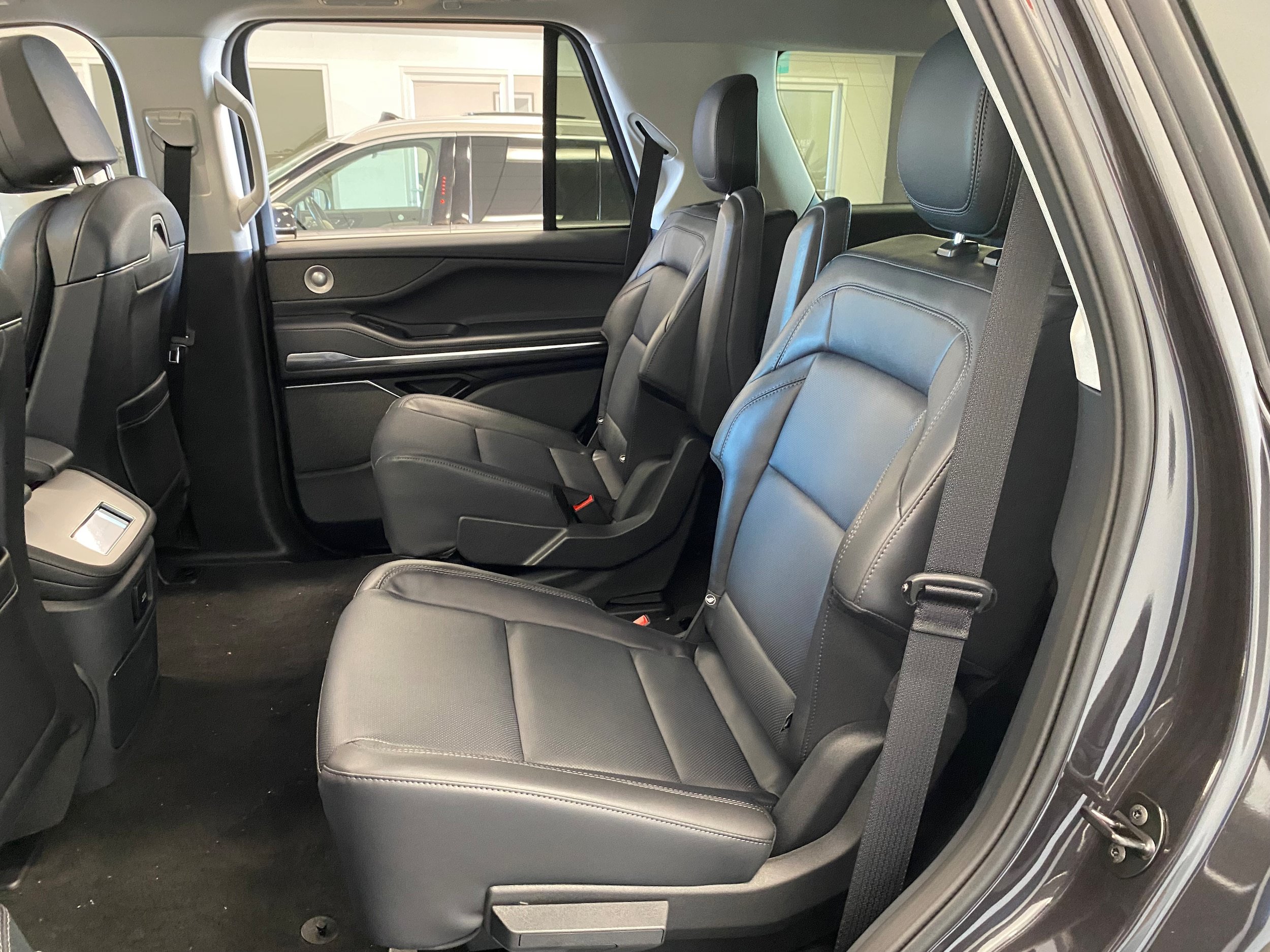 New 2027 Lincoln Navigator Reserve AWD/4WD image 12