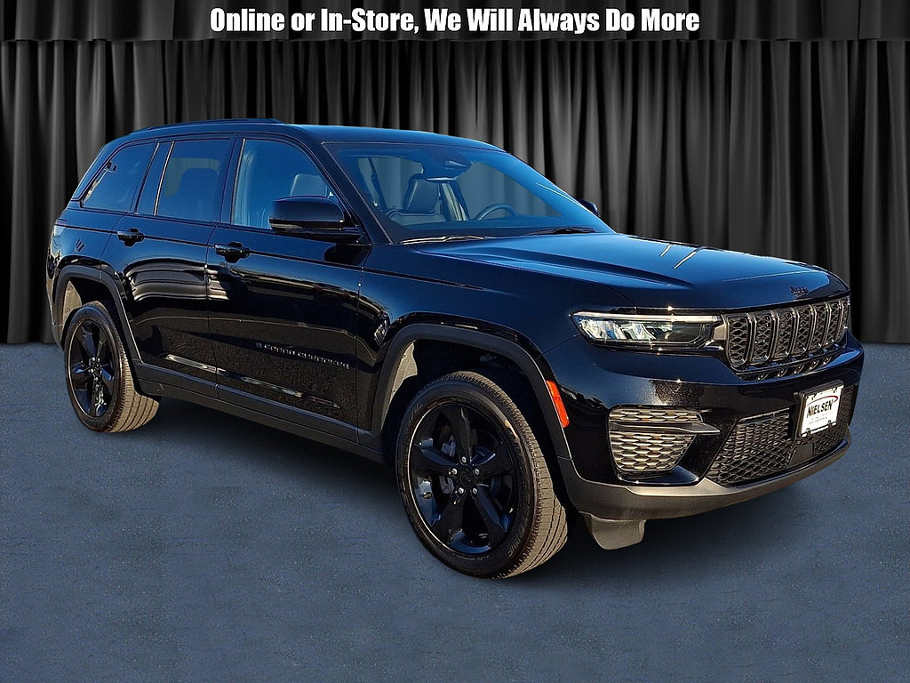 Used 2024 Jeep Grand Cherokee Altitude