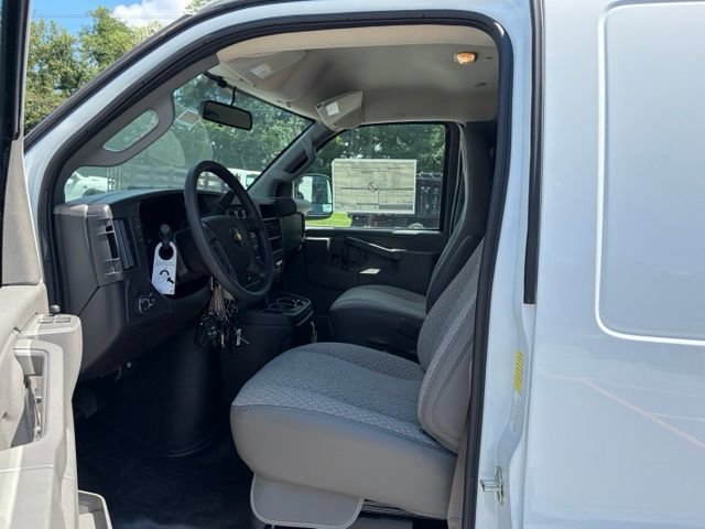 New 2026 Chevrolet Express 2500 w/ Driver Convenience Package RWD image 19