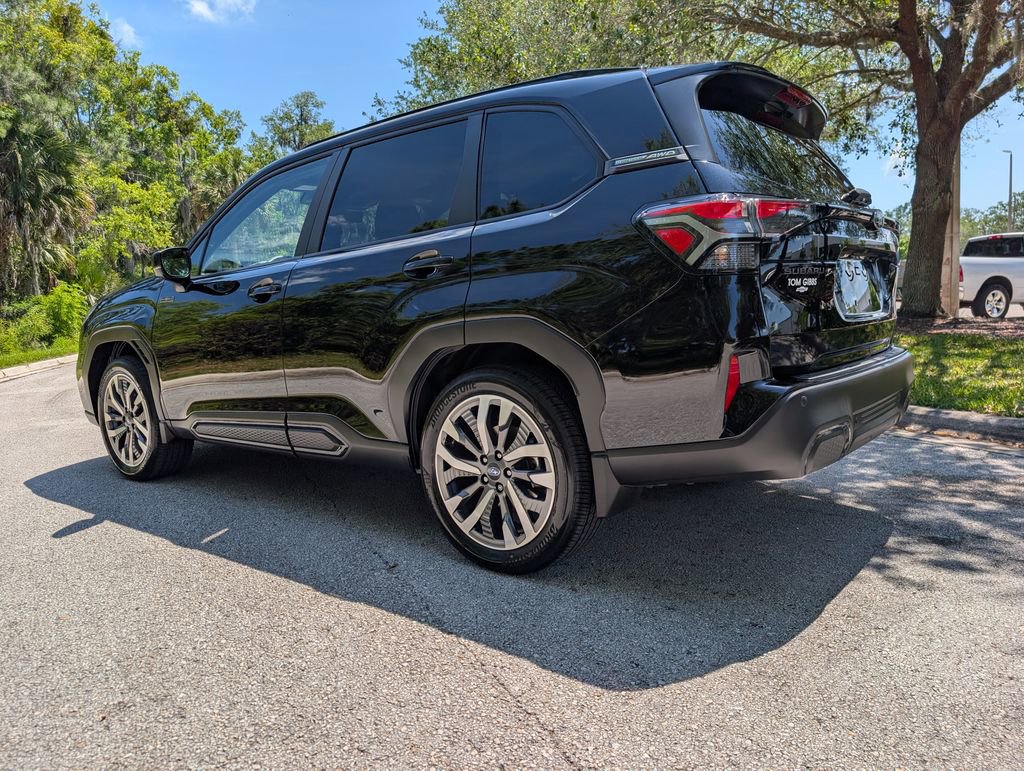 Used 2025 Subaru Forester Touring AWD/4WD image 6