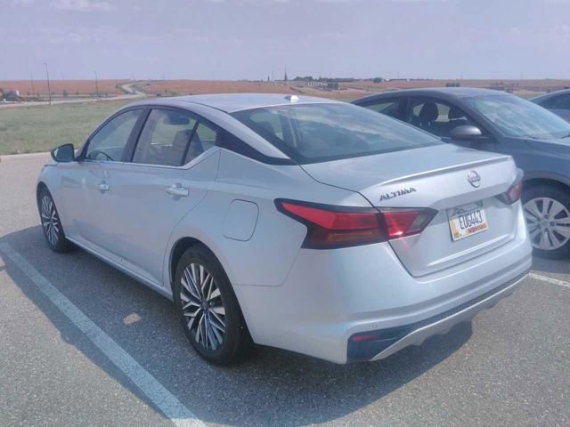 Used 2025 Nissan Altima 2.5 SV FWD image 4