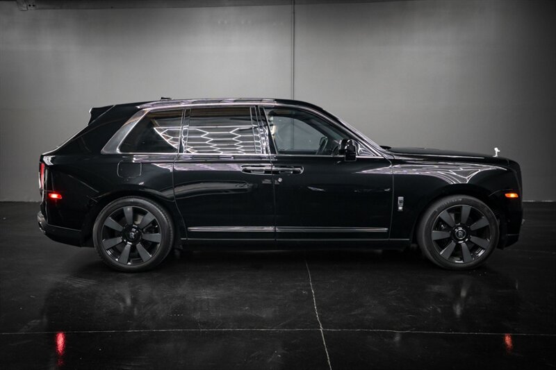Used 2020 Rolls-Royce Cullinan AWD/4WD image 5