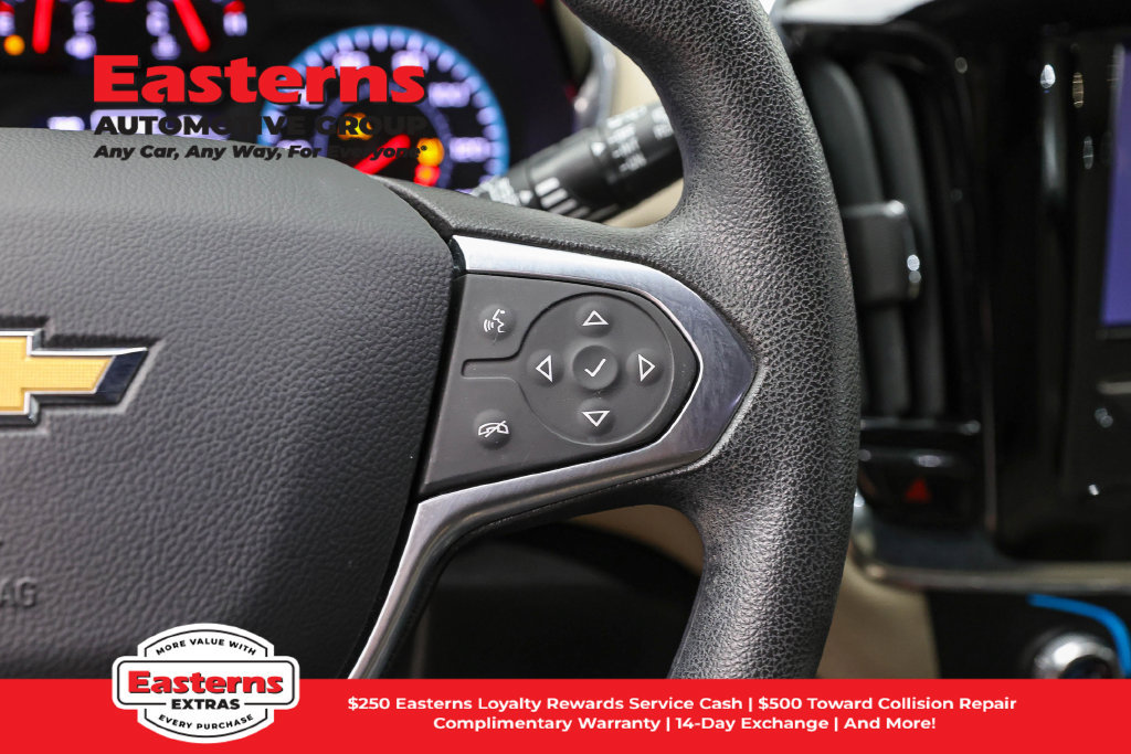 Used 2023 Chevrolet Traverse LS FWD image 16