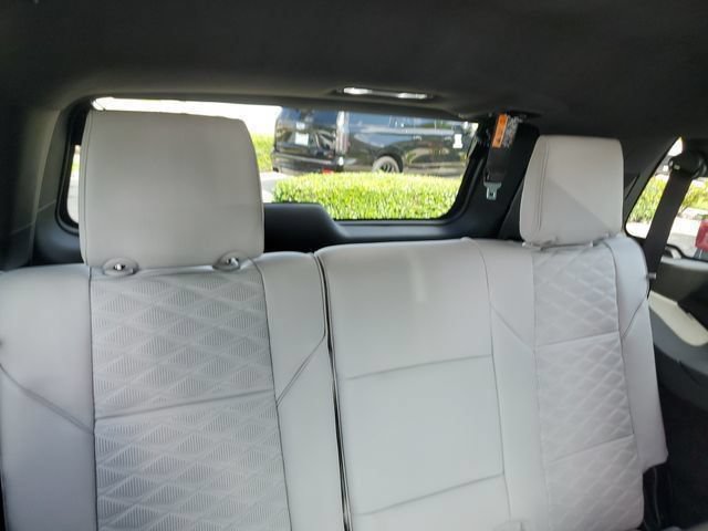 Certified 2026 Cadillac Escalade Platinum Sport w/ LPO, ONYX Package AWD/4WD image 26