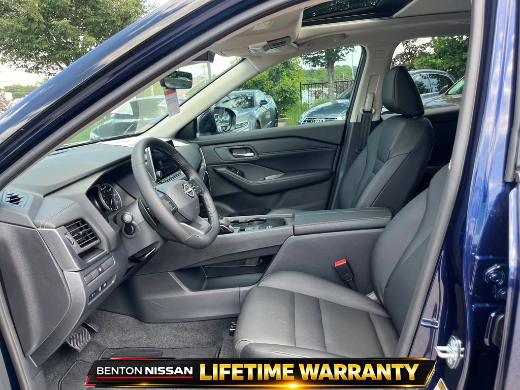 Certified 2026 Nissan Rogue Dark Armor FWD image 11