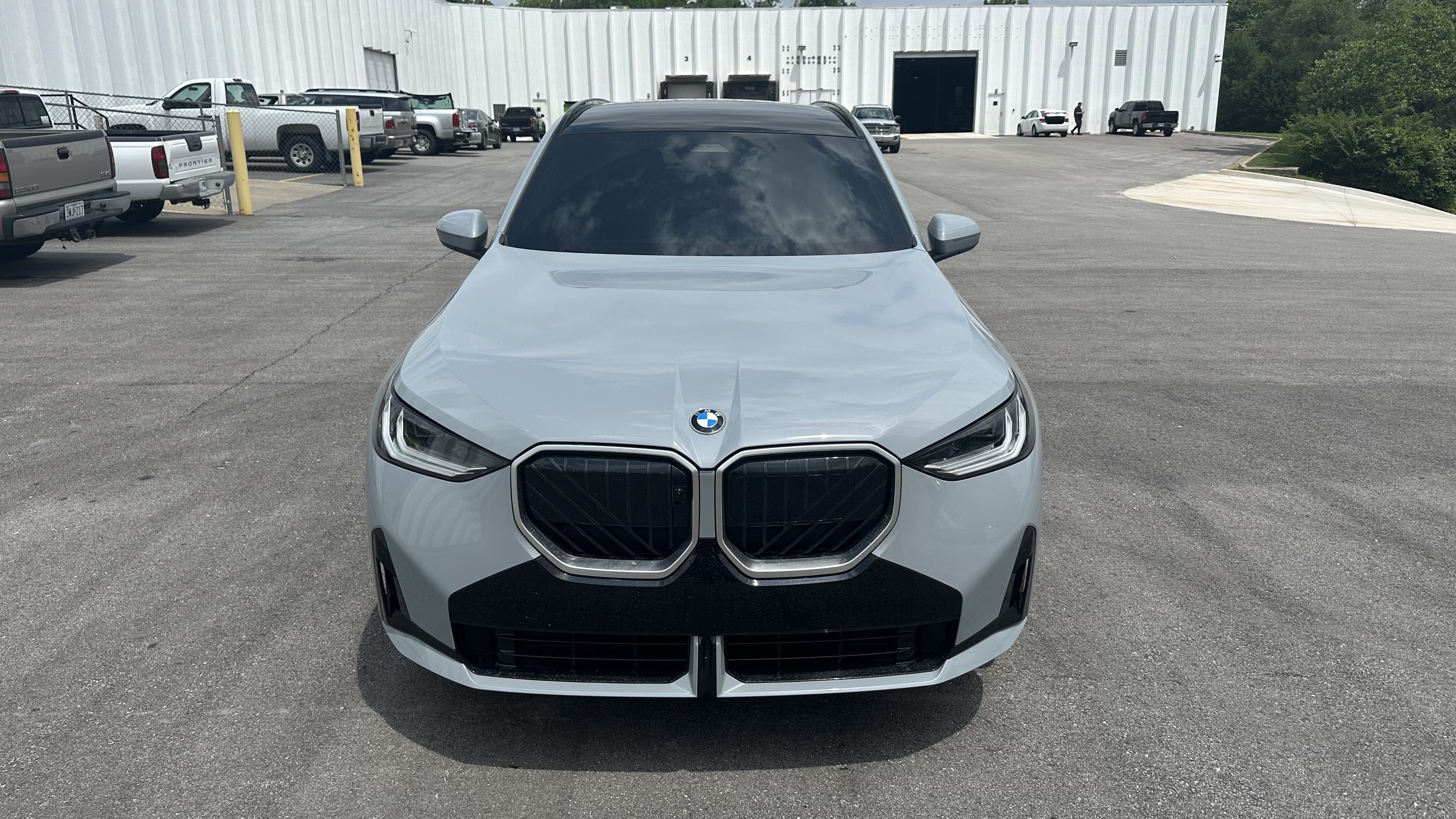 Used 2026 BMW X3 xDrive30i w/ Premium Package AWD/4WD image 3