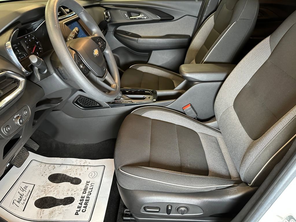 Used 2023 Chevrolet TrailBlazer LT AWD/4WD image 19