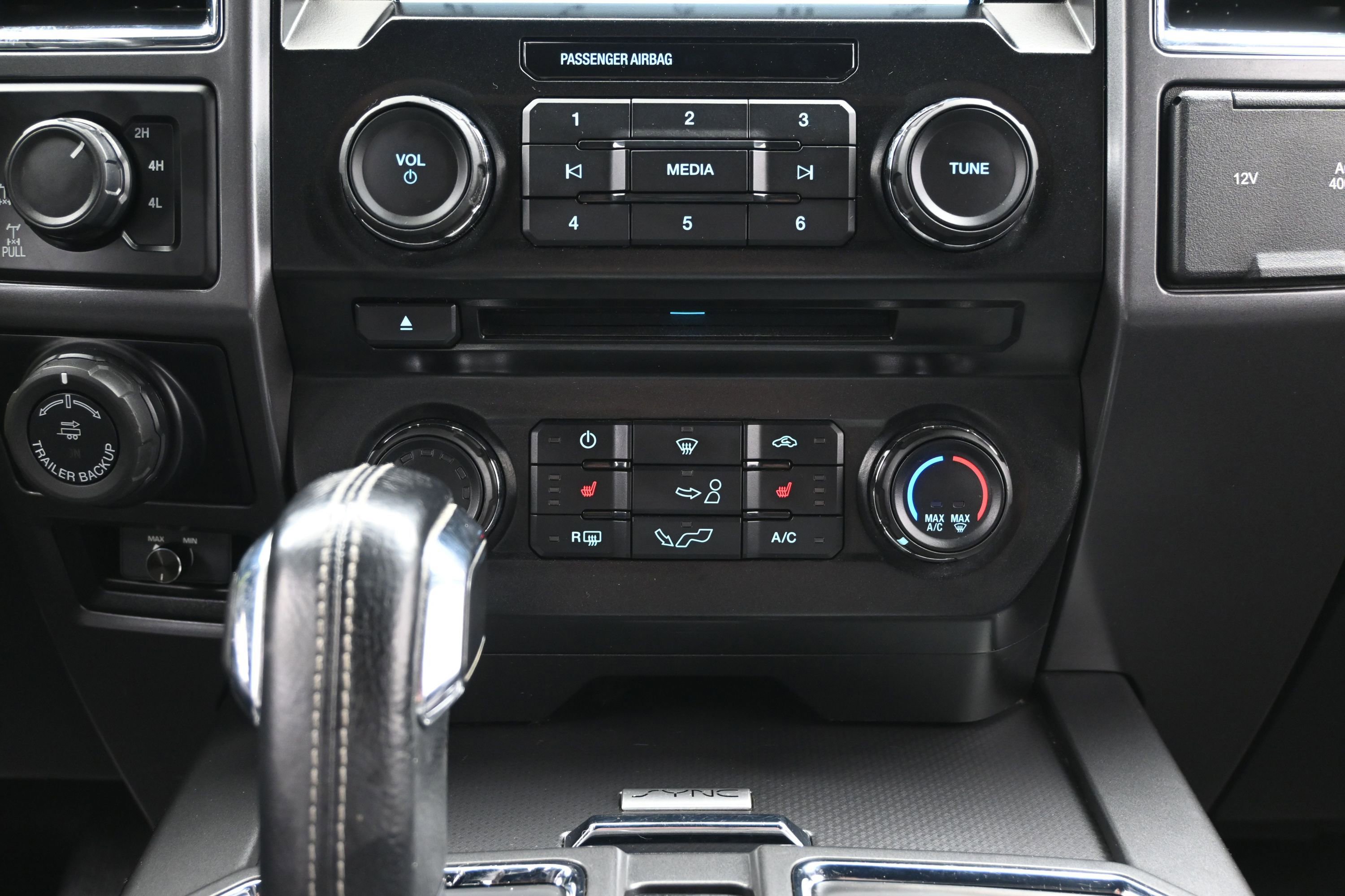 Used 2016 Ford F150 XLT w/ Equipment Group 302A Luxury AWD/4WD image 37