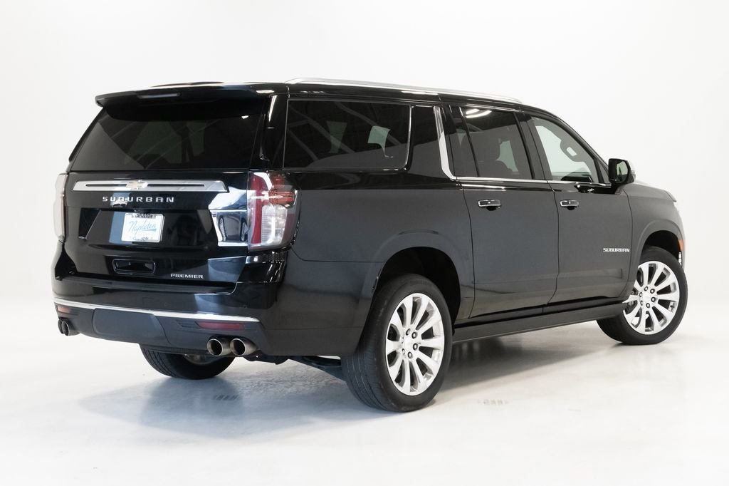 Used 2023 Chevrolet Suburban Premier AWD/4WD image 34