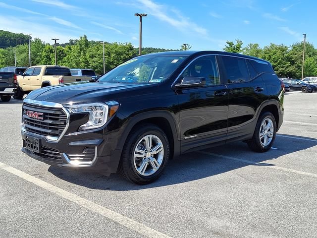 Used 2024 GMC Terrain SLE AWD/4WD image 3