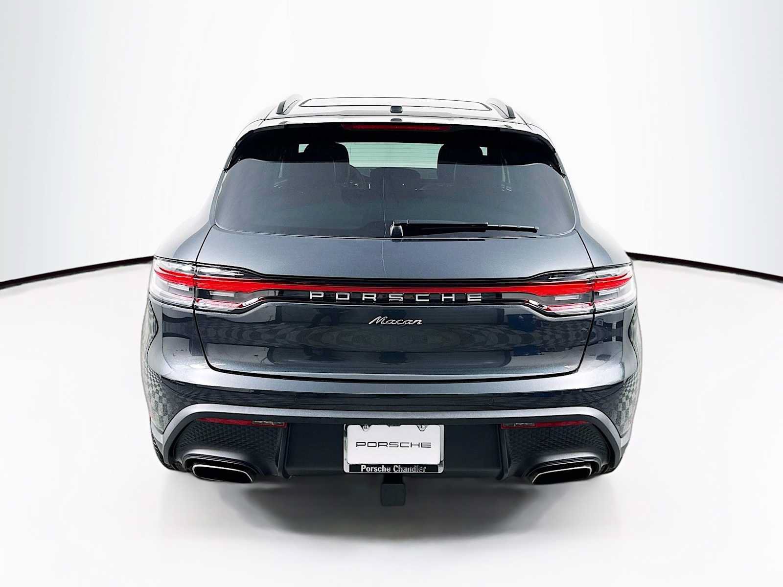 Used 2026 Porsche Macan AWD/4WD image 10