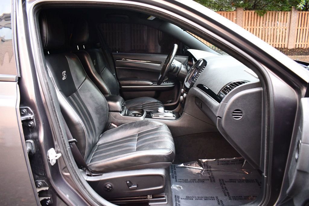 Used 2019 Chrysler 300 S image 37