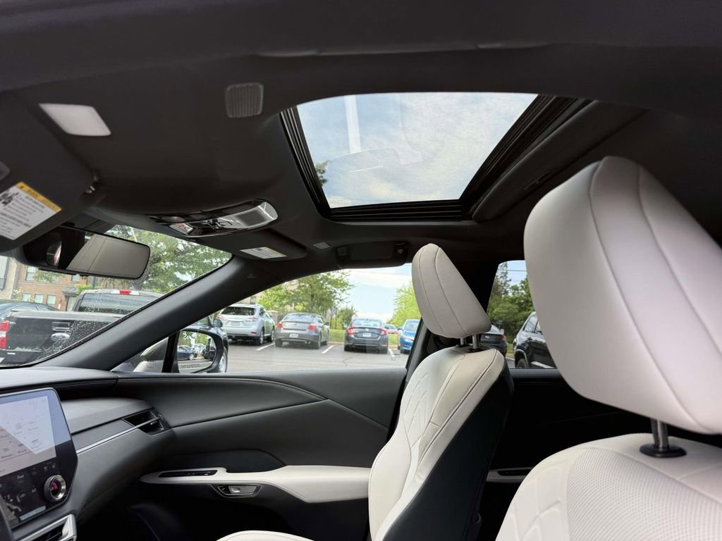 Used 2024 Lexus RX 350 Premium w/ Accessory Package (Z1) image 21