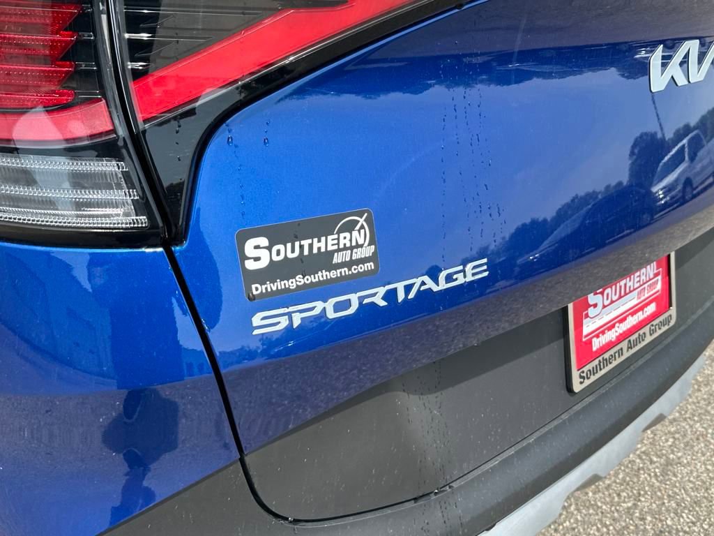Used 2024 Kia Sportage EX image 8