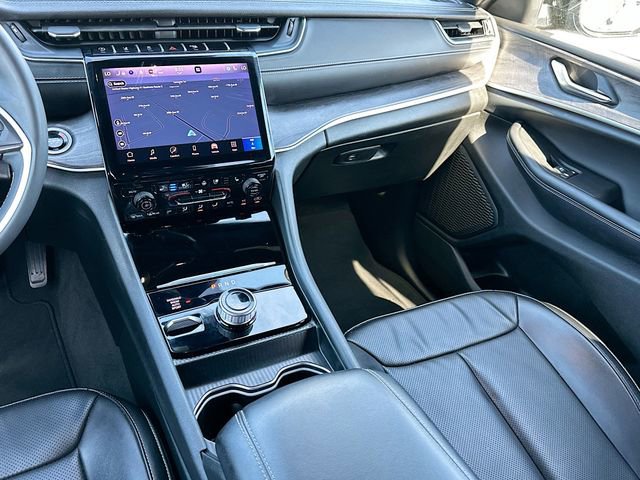 Used 2024 Jeep Grand Cherokee L Limited w/ Luxury Tech Group II image 24