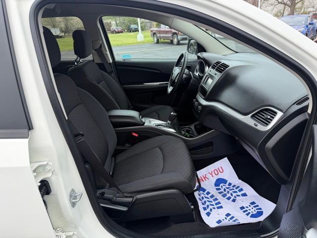 Used 2017 Dodge Journey SXT w/ Comfort/Convenience Group image 8