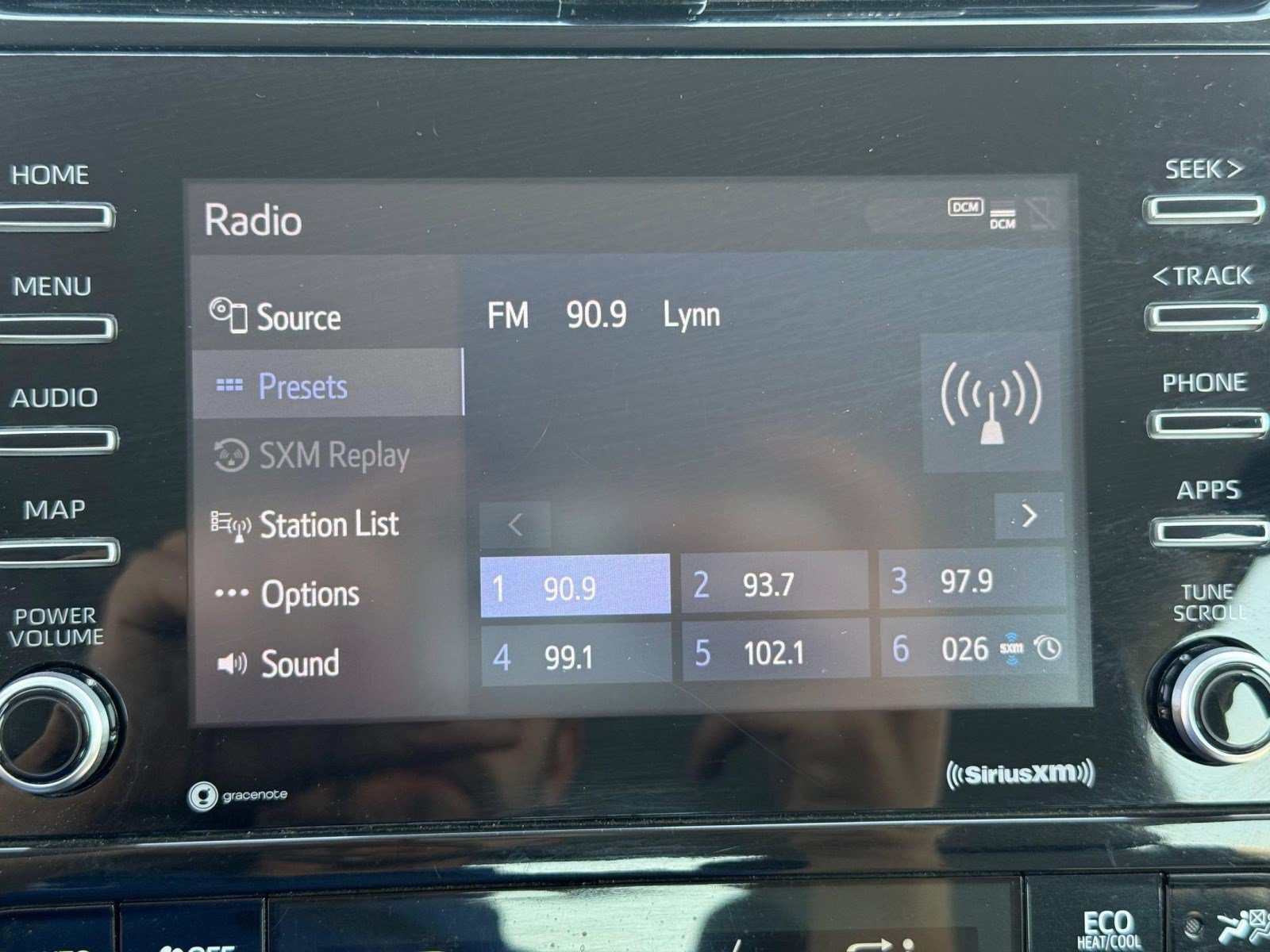Used 2022 Toyota Prius LE FWD image 18