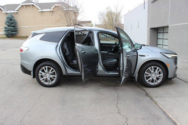 Used 2023 Buick Enclave Premium image 18