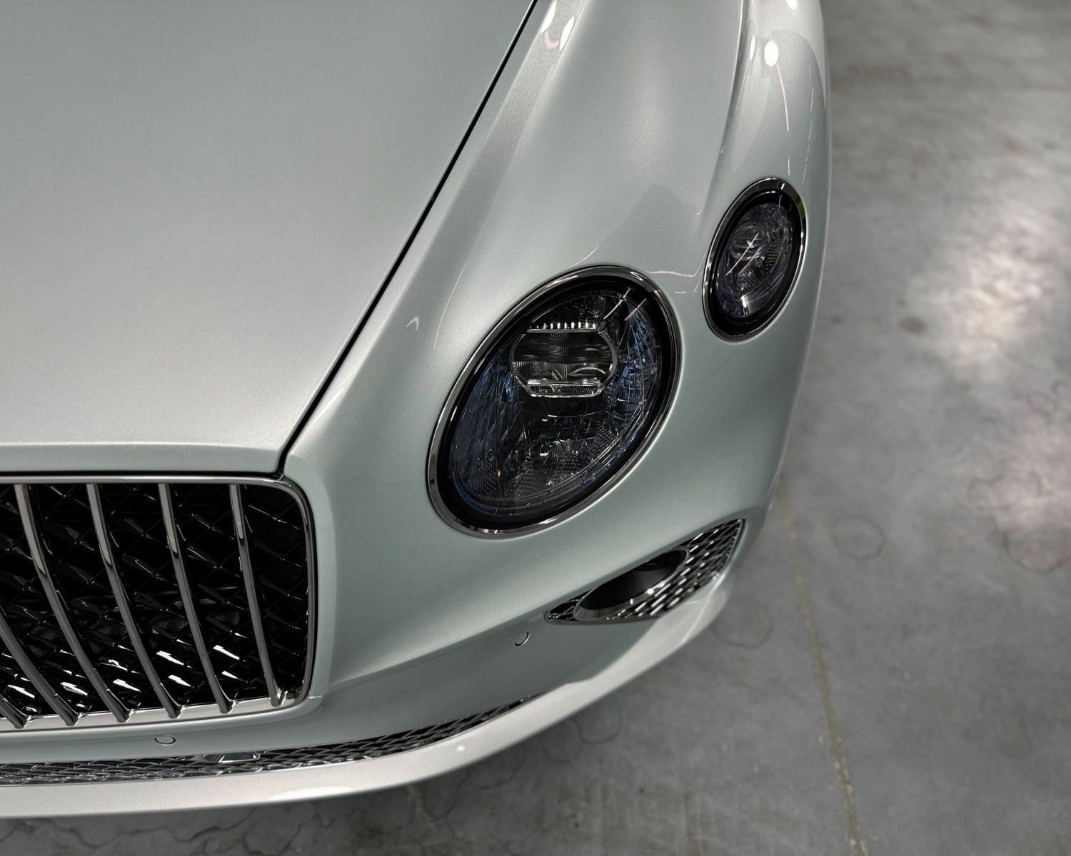 Used 2024 Bentley Continental GT Azure image 47