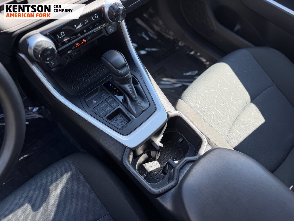 Used 2025 Toyota RAV4 XLE AWD/4WD image 22