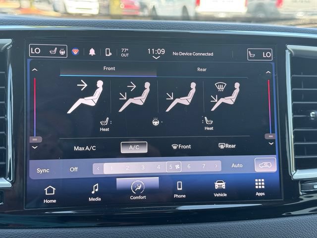 Certified 2024 Chrysler Pacifica Touring-L FWD image 30