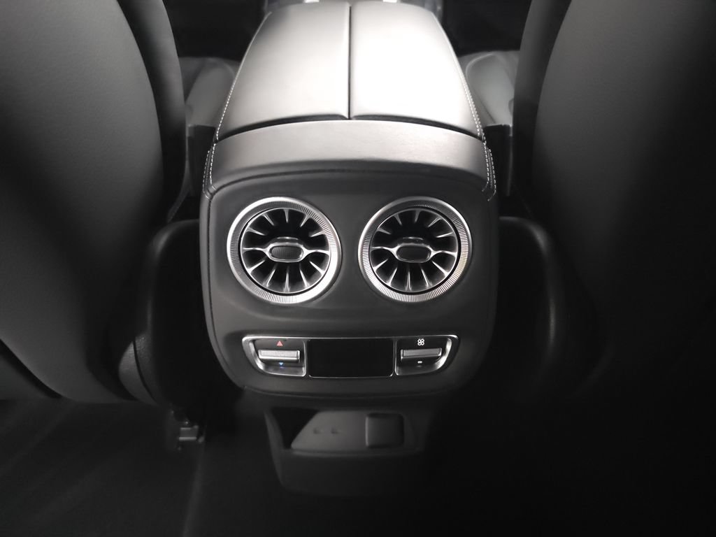Used 2025 Mercedes-Benz G 550 image 29
