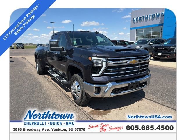 Used 2024 Chevrolet Silverado 3500 LTZ w/ LTZ Convenience Package AWD/4WD image 5