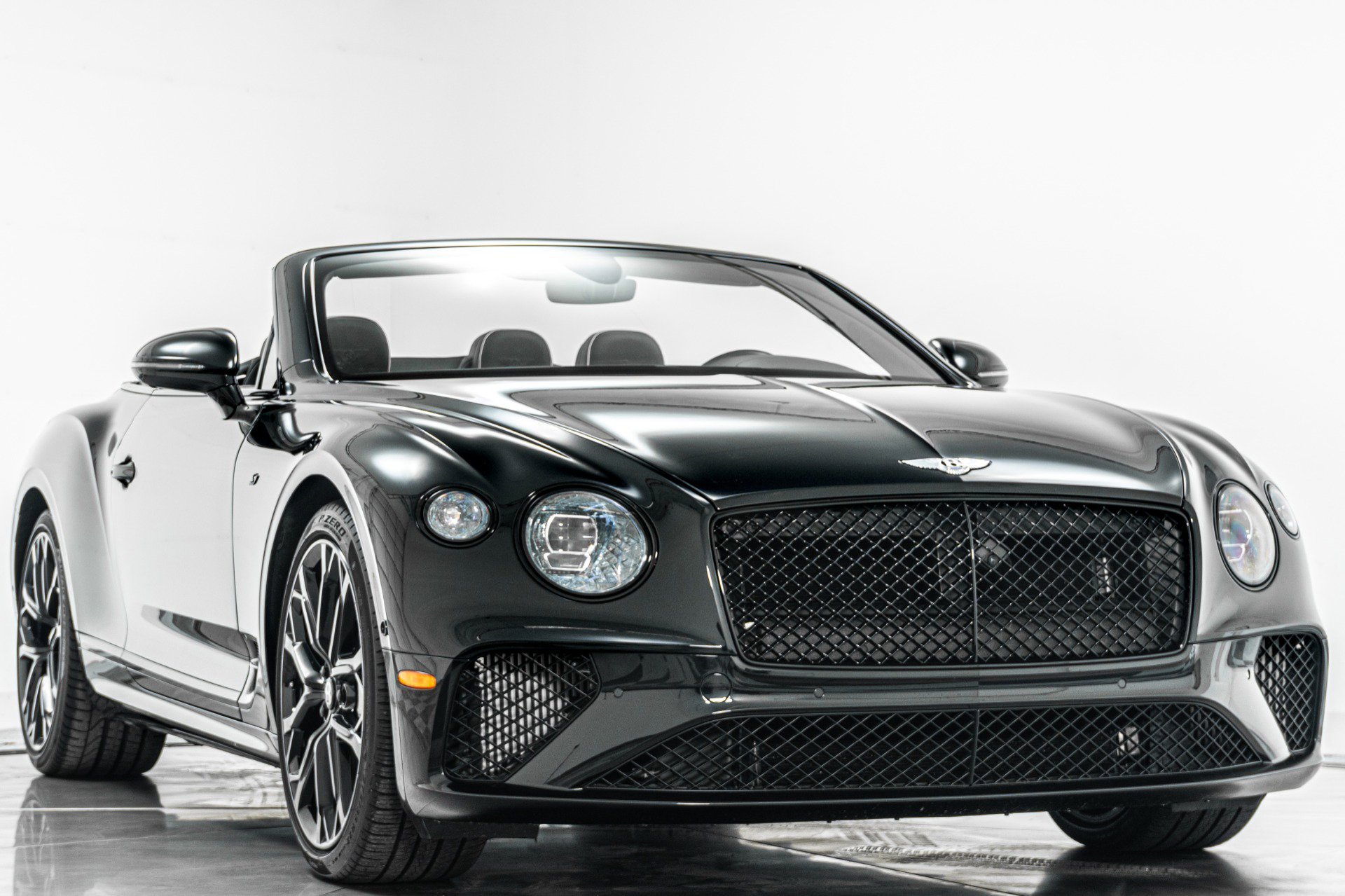 Used 2023 Bentley Continental GT V8 image 3