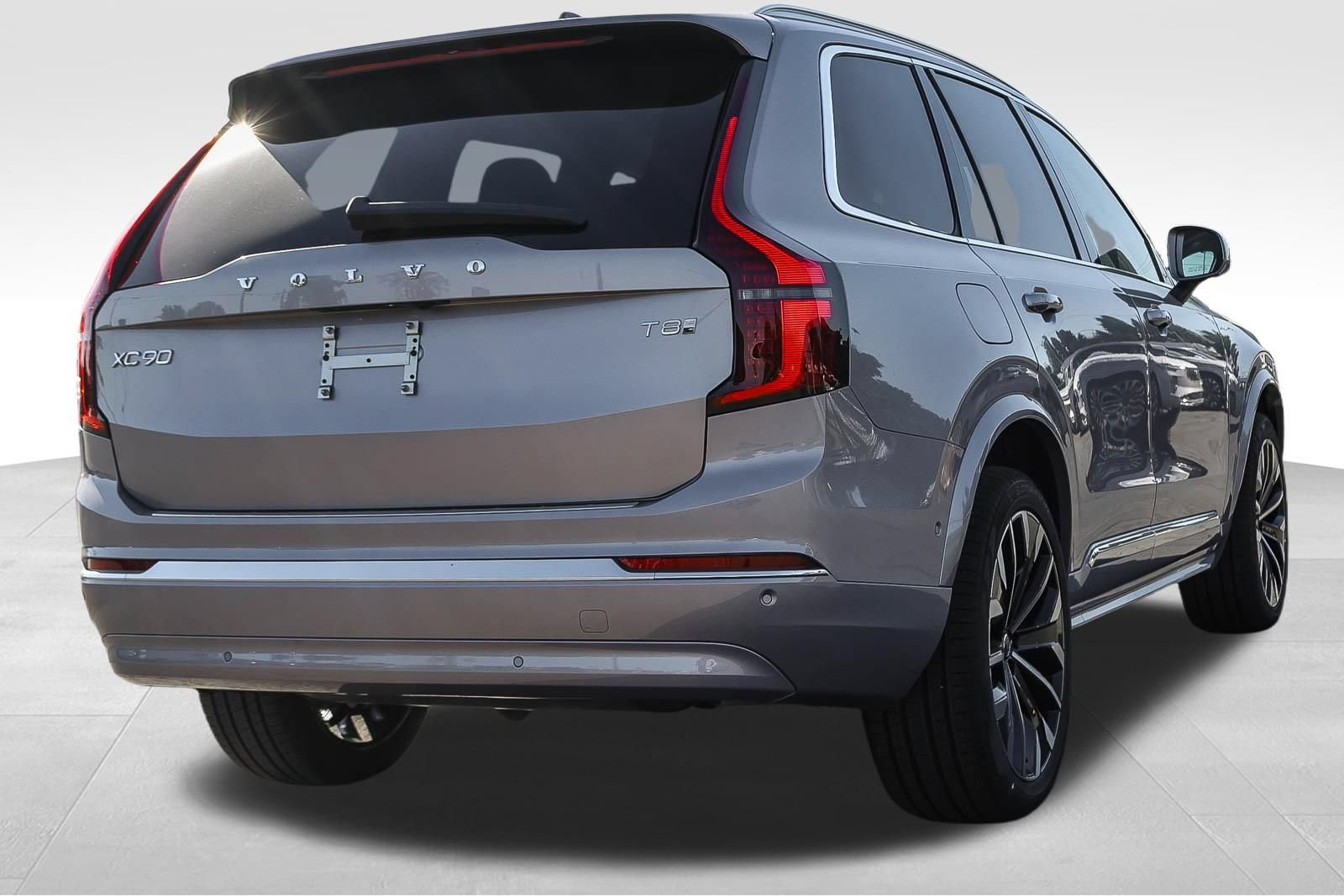 New 2026 Volvo XC90 T8 Plus w/ Protection Package AWD/4WD image 5