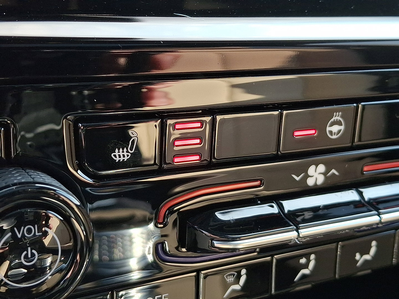 Certified 2025 Jeep Grand Cherokee L Limited w/ Trailer Tow Package image 24