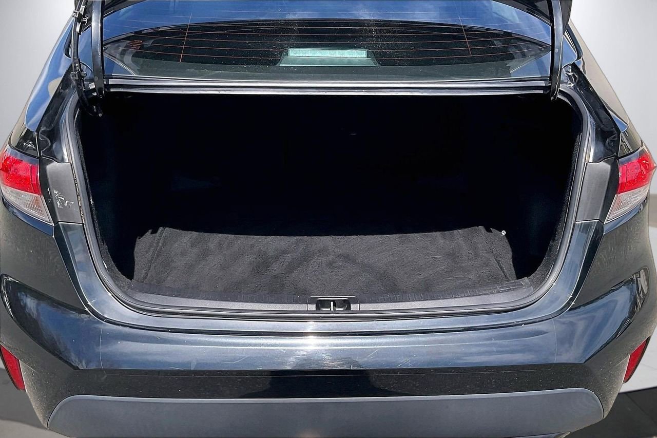 Used 2020 Toyota Corolla LE image 24