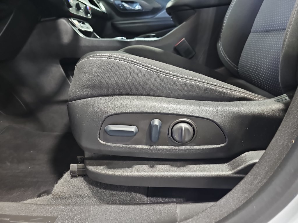 Used 2023 GMC Terrain SLE w/ Driver Convenience Package AWD/4WD image 28