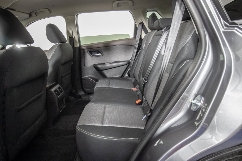 Used 2022 Nissan Rogue SV image 11