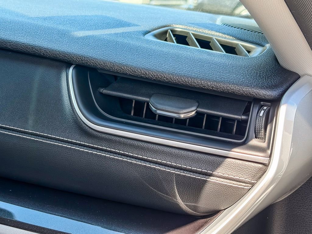 Used 2021 Jeep Grand Cherokee L Laredo w/ Luxury Tech Group I RWD image 33