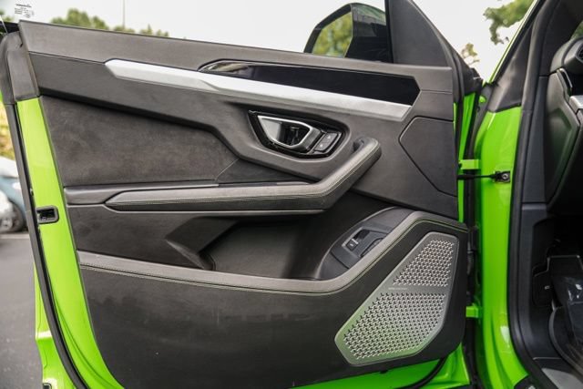 Used 2021 Lamborghini Urus AWD/4WD image 59