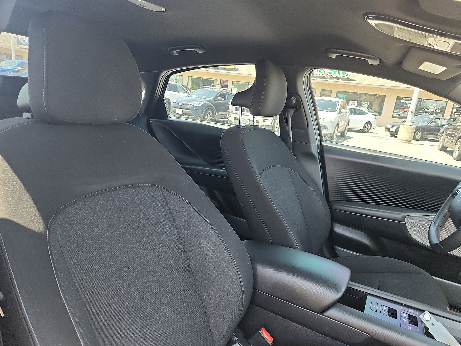 Used 2025 Hyundai Ioniq 6 SE AWD/4WD image 32