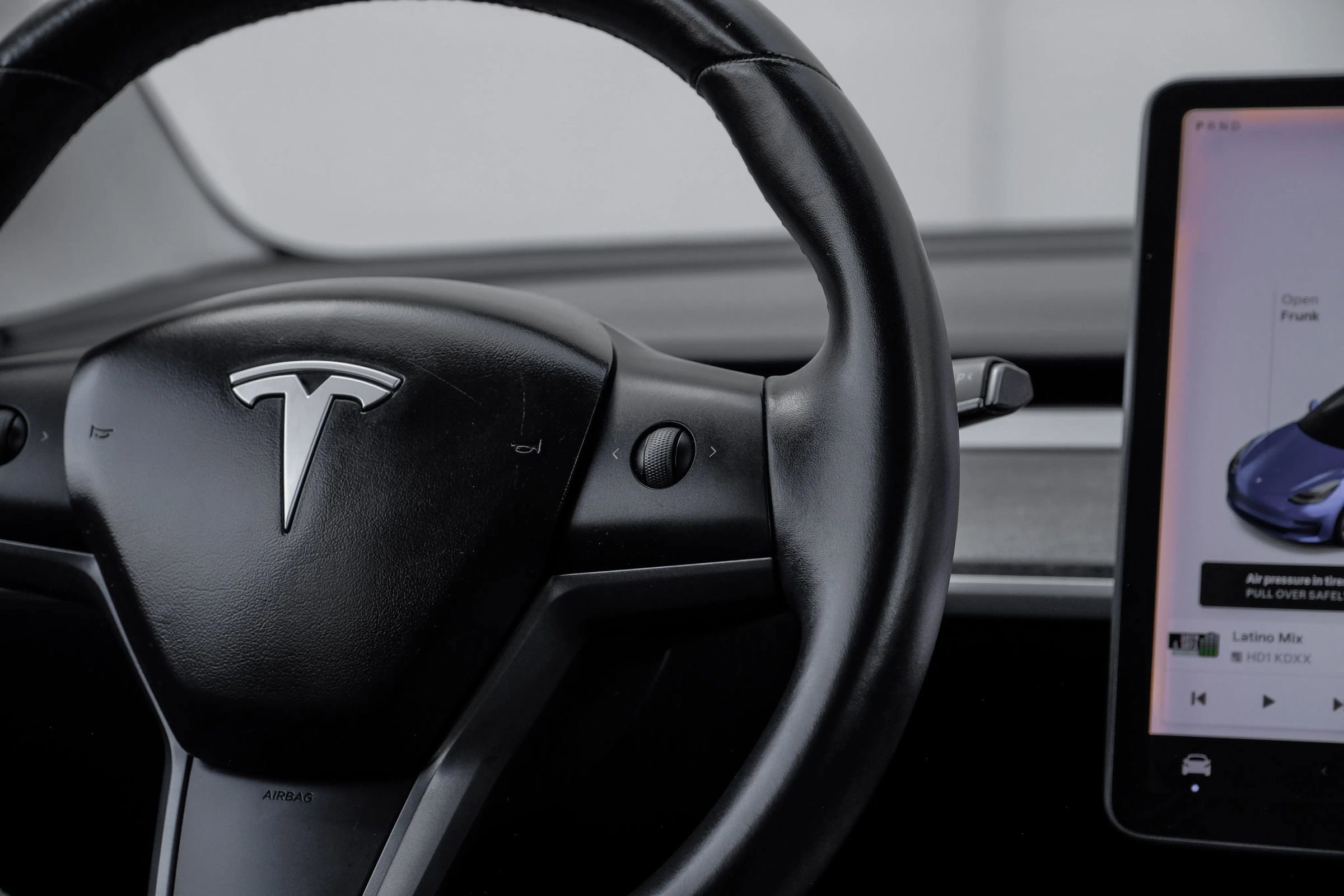 Used 2018 Tesla Model 3 Long Range image 17