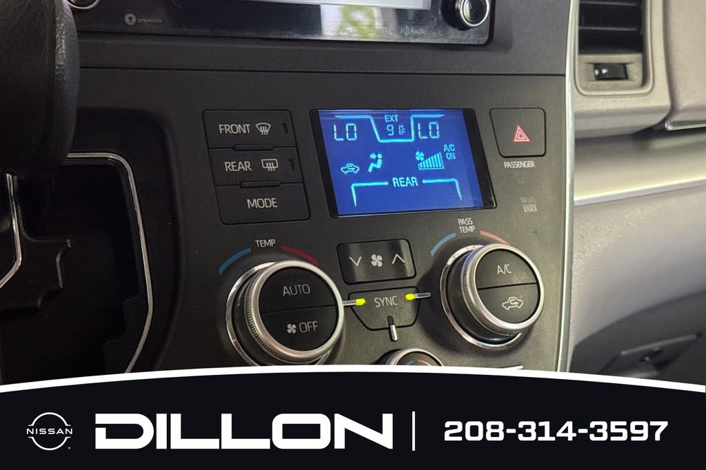 Used 2018 Toyota Sienna LE FWD image 21