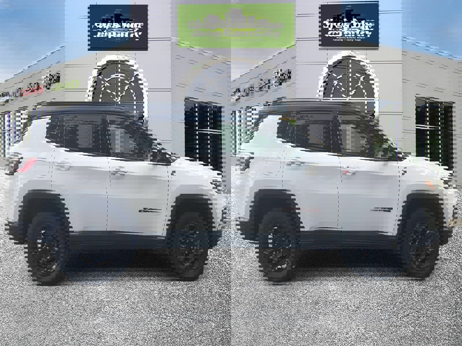 Used 2024 Jeep Compass Trailhawk image 5